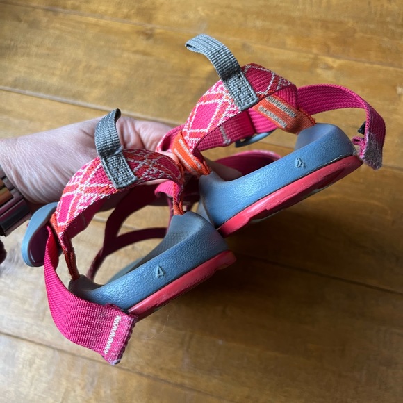Girls Chaco sandals - Picture 4 of 5